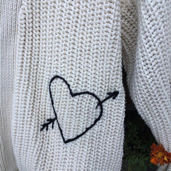 Chunky knit open cardigan with Hearts - Picture 3 of 11